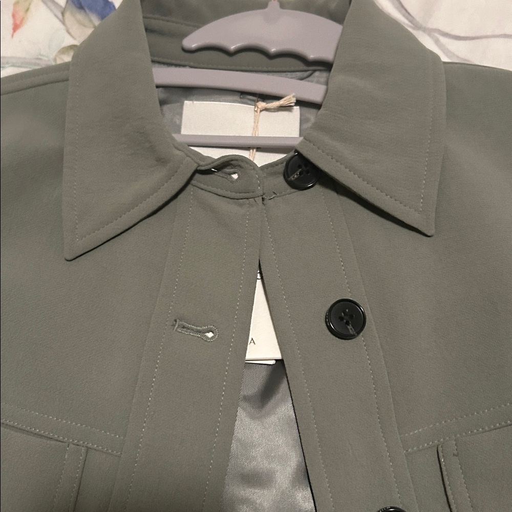✨NWT Aritzia Little Cropped Jacket Crepette perfect for fall - Picture 5 of 10